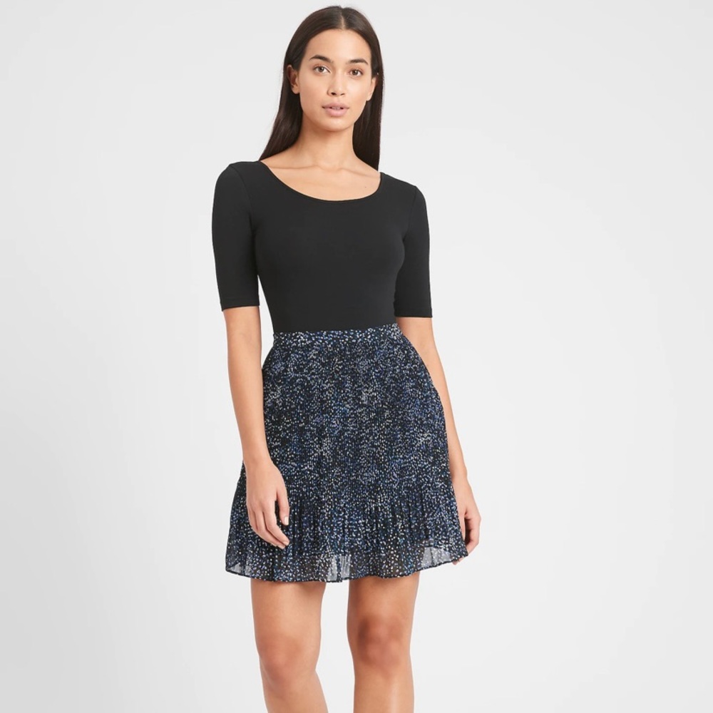 Banana Republic - Size 10 - Navy blue skirt w/multi colour polka dots - not worn